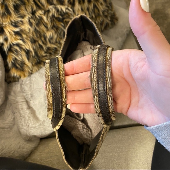 SOLD Authentic Gucci Monogram Hand Bag - Picture 10 of 14